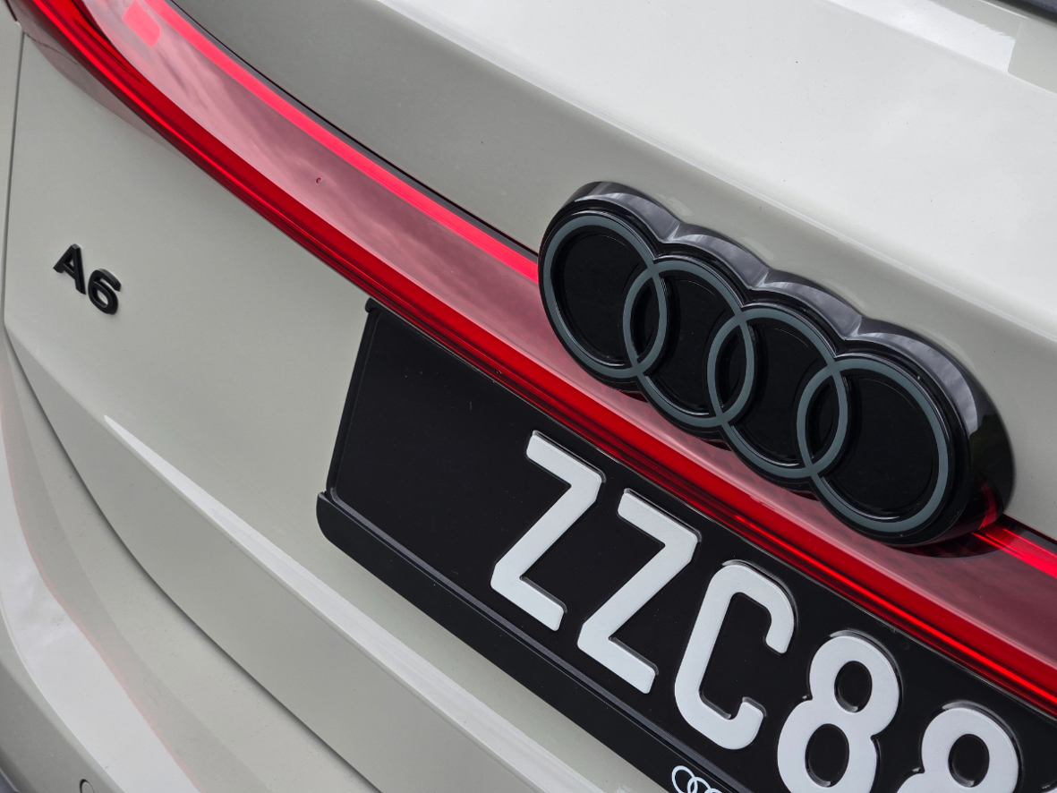 Audi A6 Avant e-tron S line quattro.