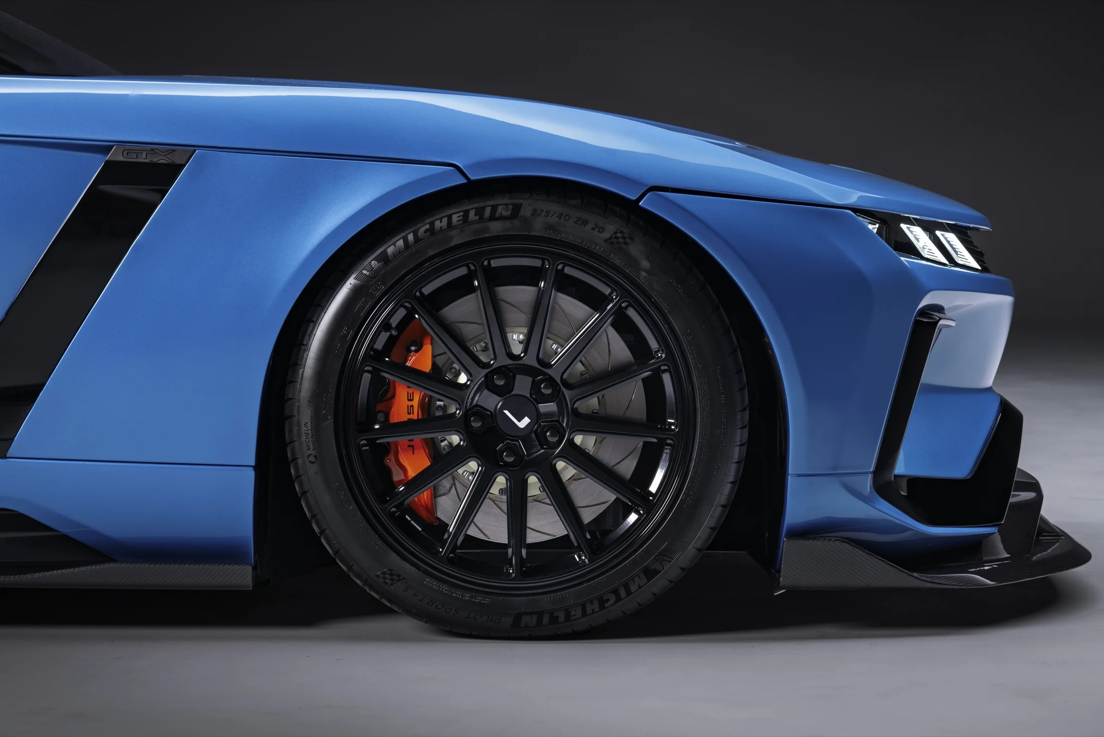 Jensen Interceptor GTX front wheel and brake detail.