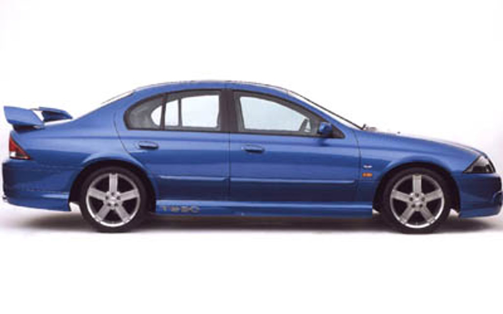 FORD T-SERIES 2001 4-Door Sedan
