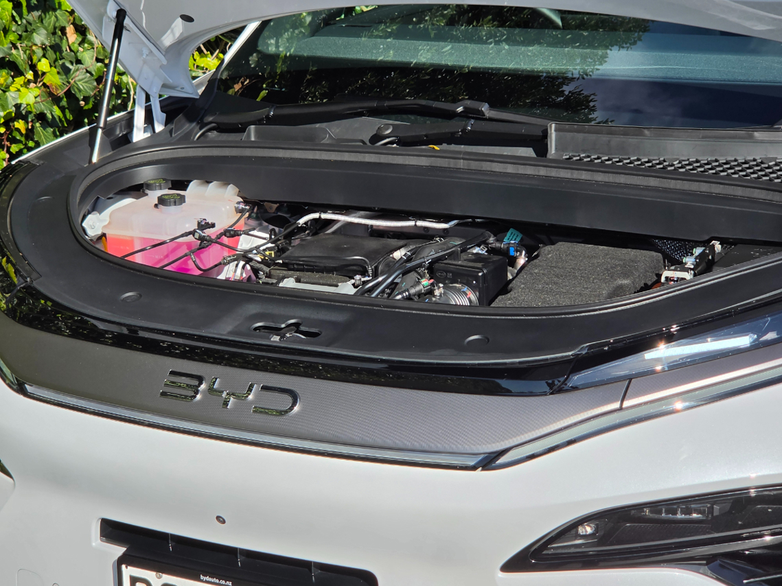 BYD Sealion 8 Dynamic FWD.