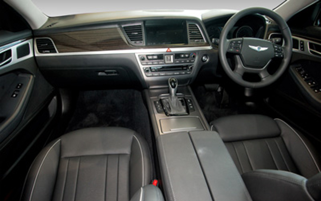 HYUNDAI GENESIS 2015 4-Door Sedan