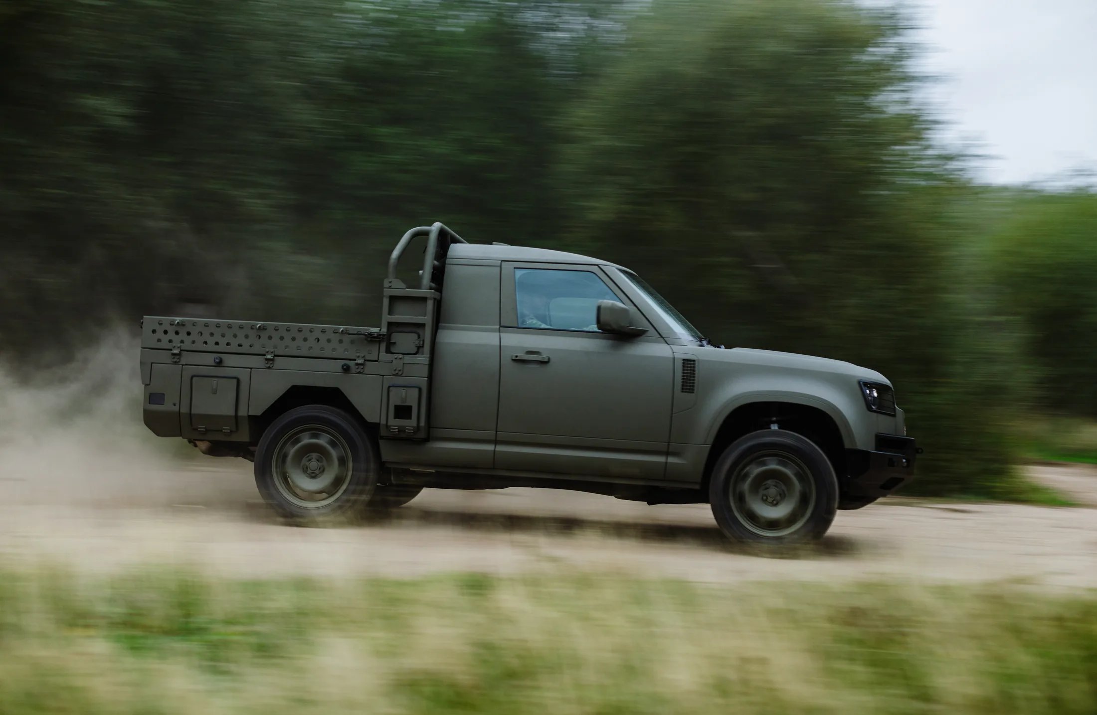 Defender Wolf Series II Utility 02