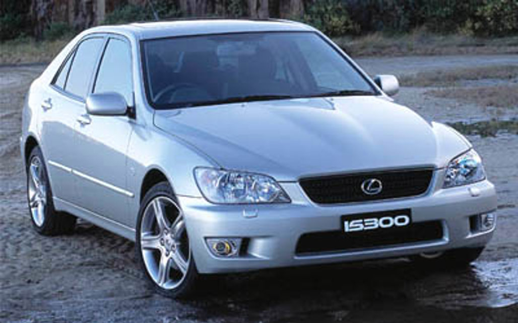 LEXUS IS 300 2001 4-Door Sedan