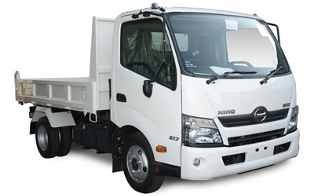 HINO 300 SERIES 2018 2-Door -