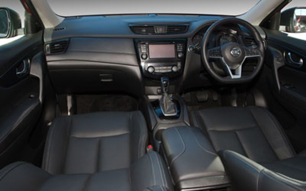 NISSAN GT-R 2022 5-Door SUV