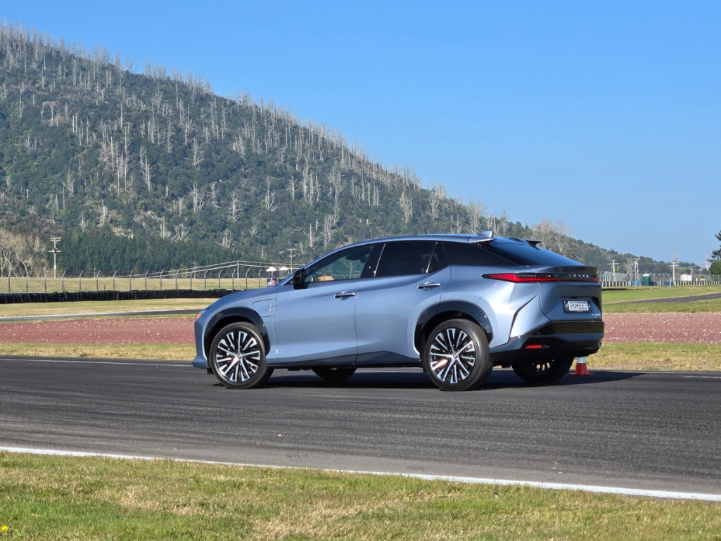 Lexus RZ 500e Dynamic.