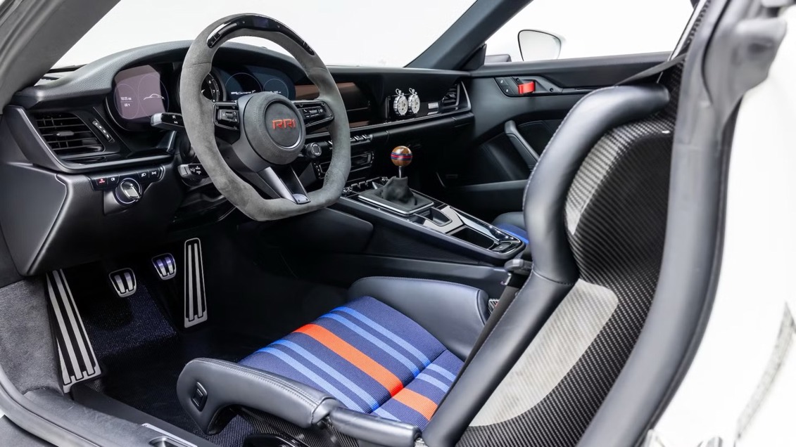 Rezvani Retro RR1