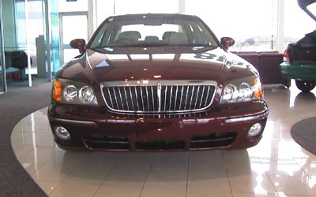 HYUNDAI XG 2000 4-Door Sedan