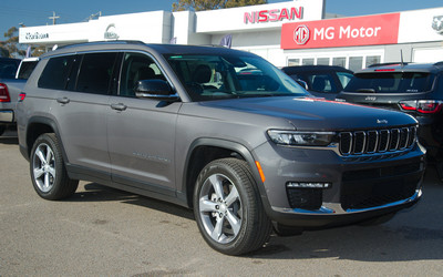 A JEEP GRAND CHEROKEE vehicle