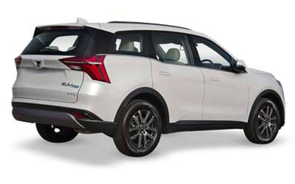 MAHINDRA XUV700 2025 5-Door SUV
