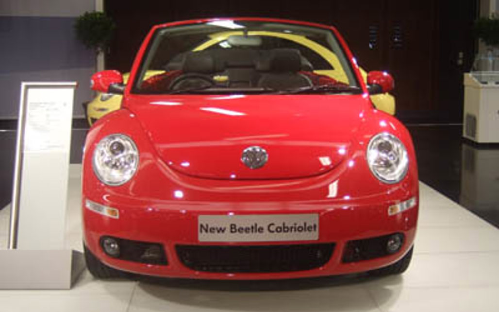 VOLKSWAGEN NEW BEETLE 2010 2-Door Sports