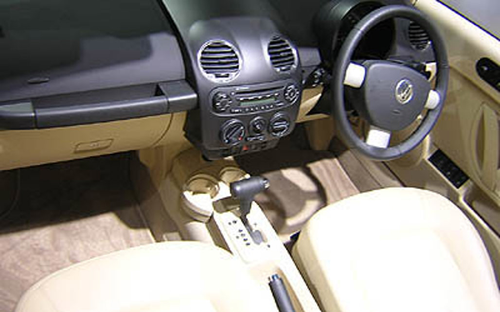 VOLKSWAGEN NEW BEETLE 2010 2-Door Sports