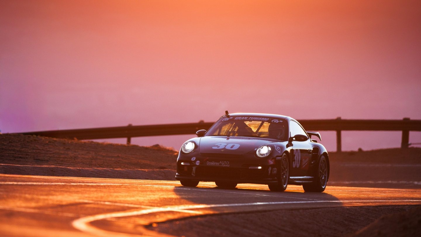 porsche pikes 03 911 gt2