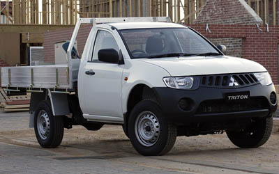 A MITSUBISHI L200 TRITON vehicle