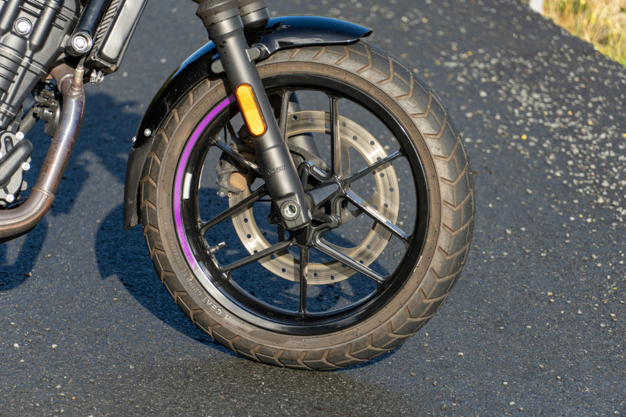 Royoal Enfield Guerrilla 450.