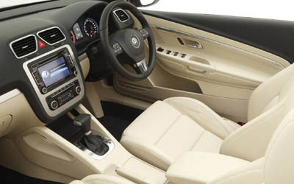 VOLKSWAGEN EOS 2012 2-Door Sports