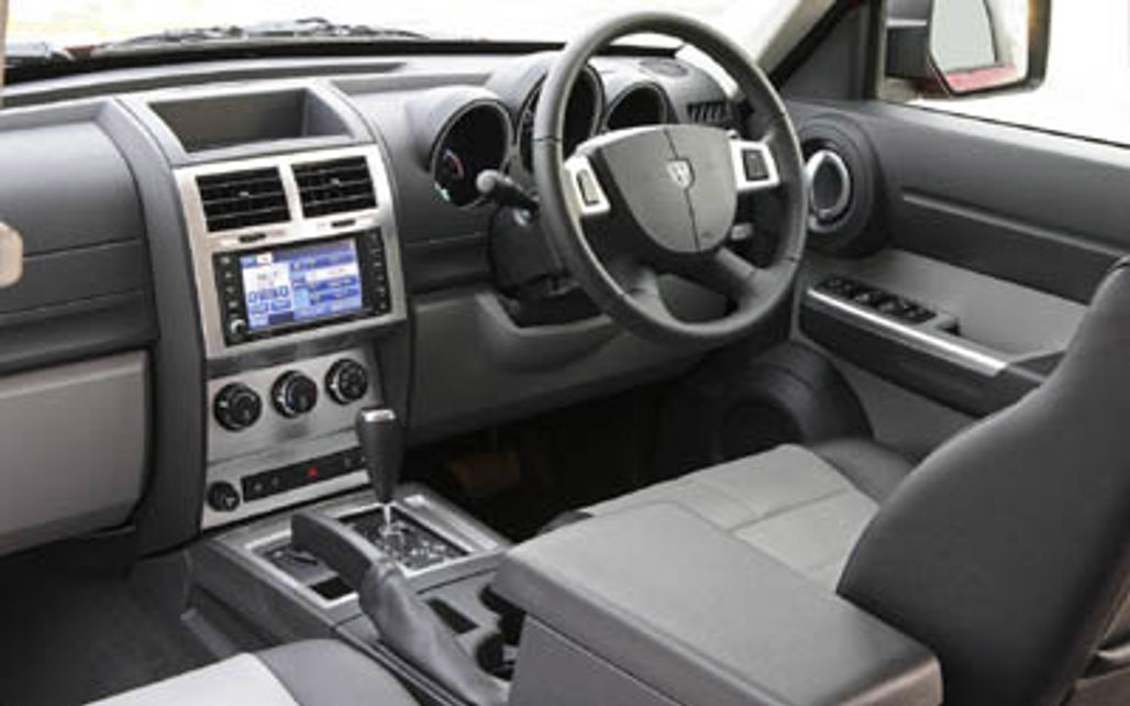 DODGE NITRO 2011 5-Door SUV  5OD-4 SXT_