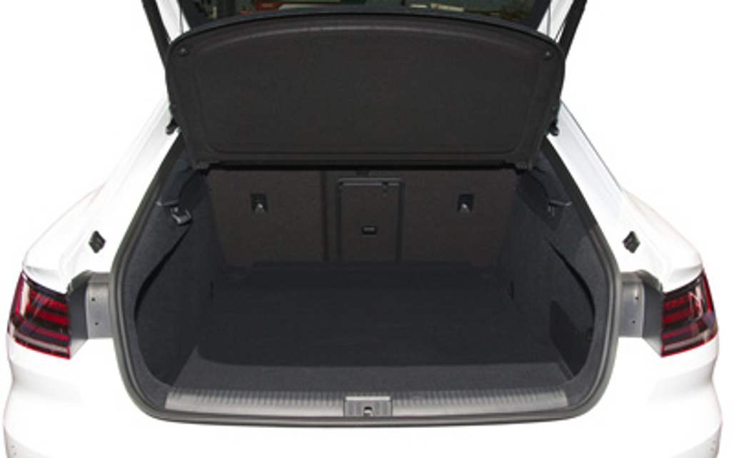 VOLKSWAGEN ARTEON 2019 5-Door Hatchback