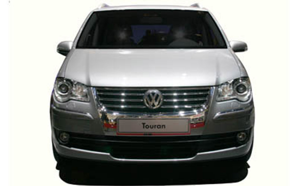 VOLKSWAGEN TOURAN 2010 5-Door People Mover