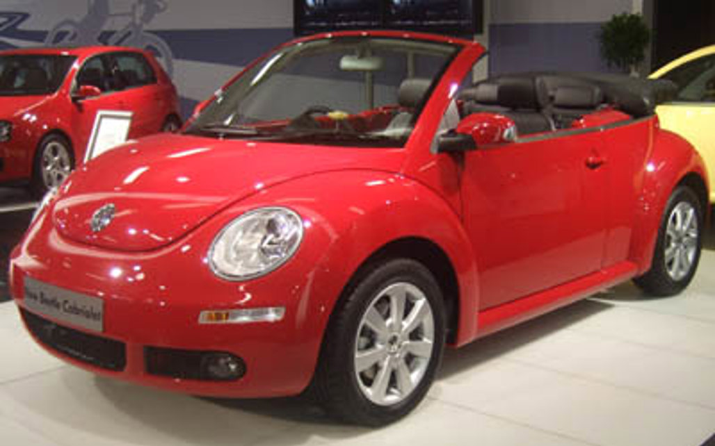 VOLKSWAGEN NEW BEETLE 2010 2-Door Sports