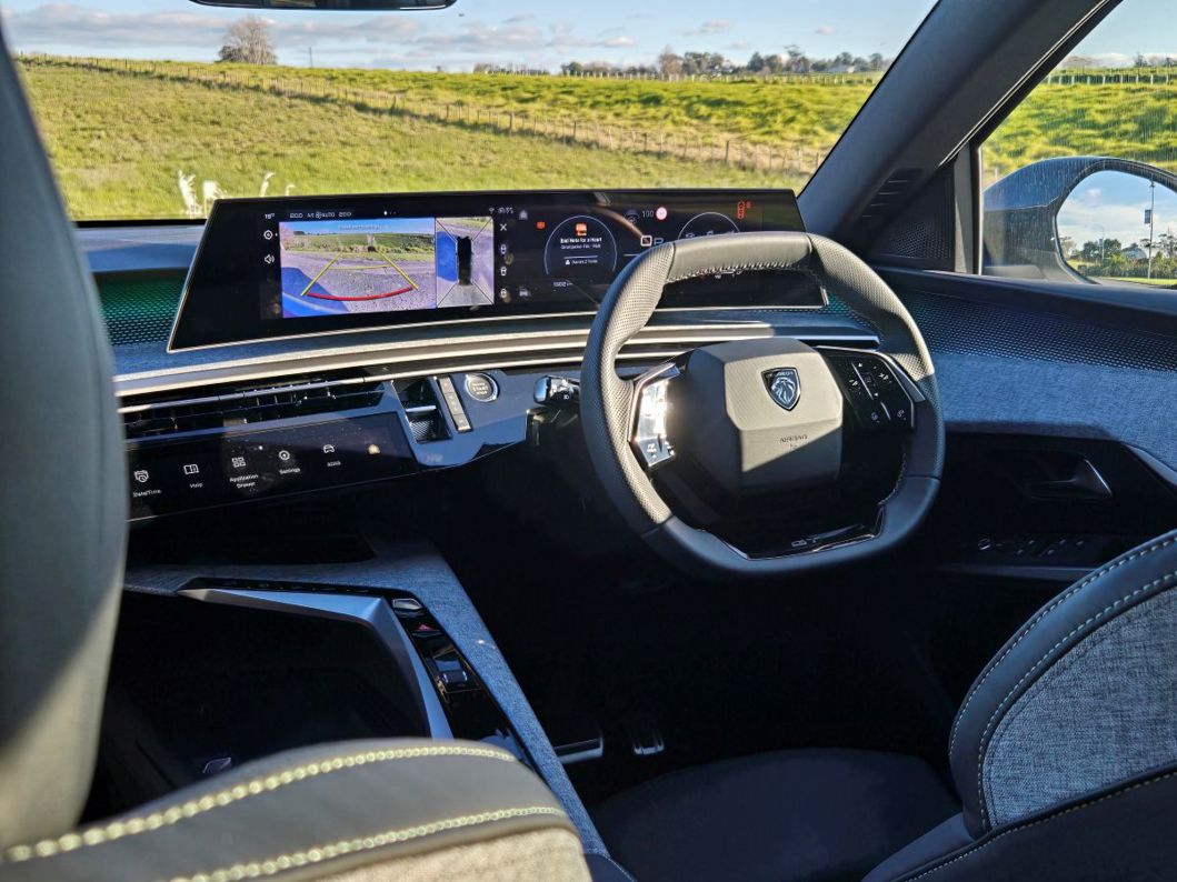 Peugeot 5008 GT hybrid.