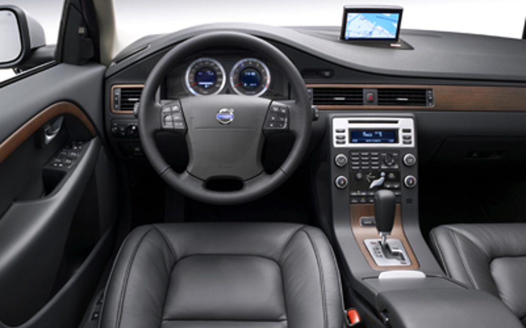 VOLVO V70 2011 5-Door Wagon