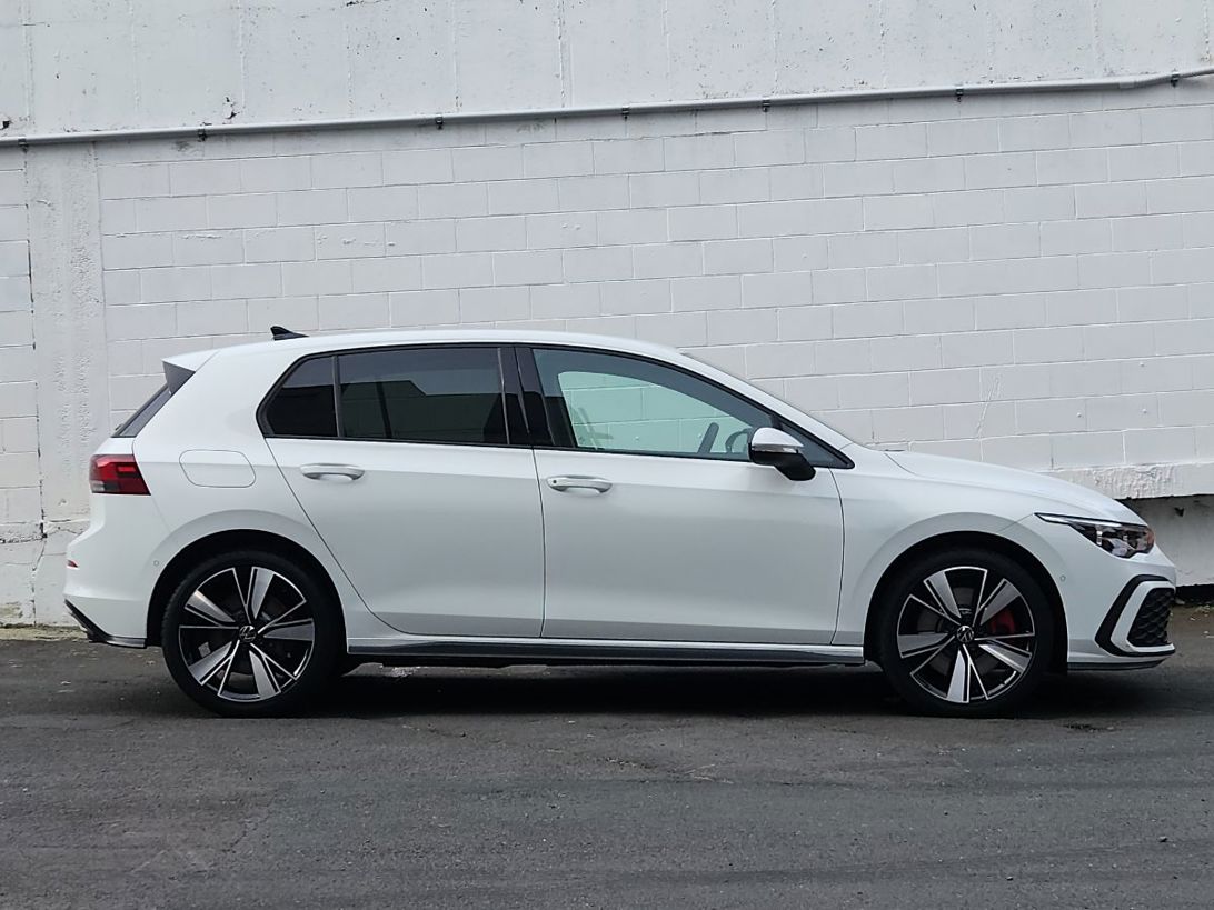 Volkswagen Golf GTE.