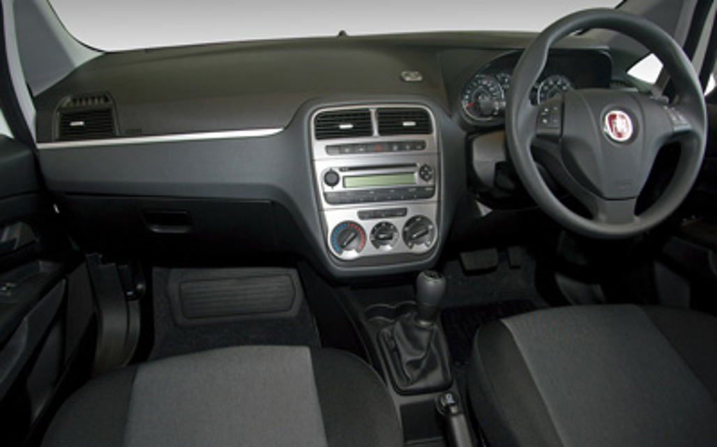FIAT PUNTO 2015 5-Door Hatchback