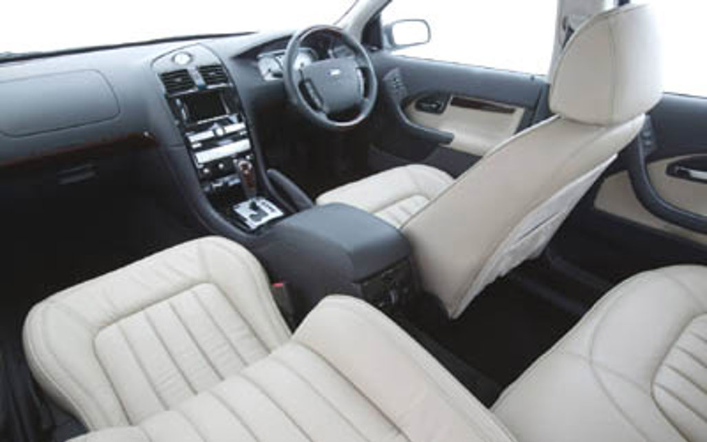 FORD FAIRLANE 2005 4-Door Sedan  4SA G220_