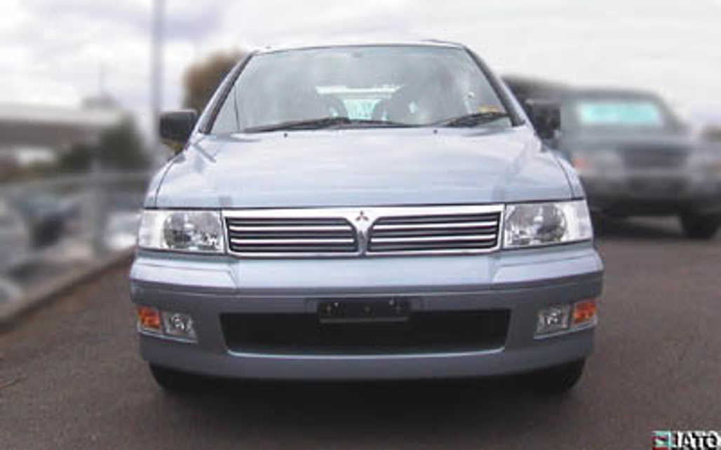 MITSUBISHI NIMBUS 2003 5-Door People Mover