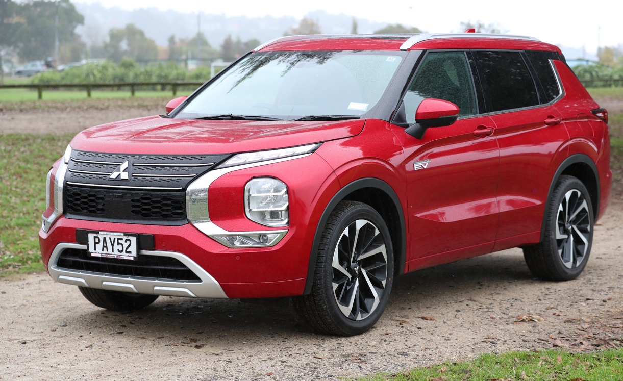 Mitsubishi Outlander.