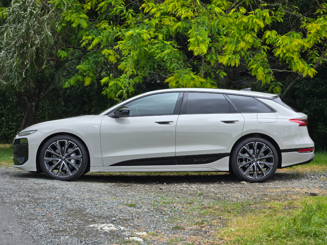 Audi A6 Avant e-tron S line quattro.